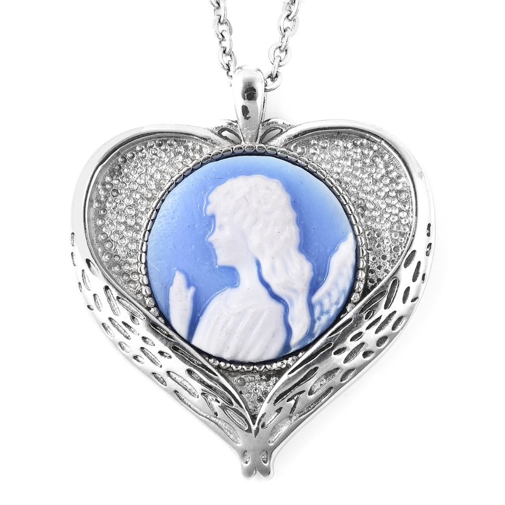 Cameo Pendant Necklace